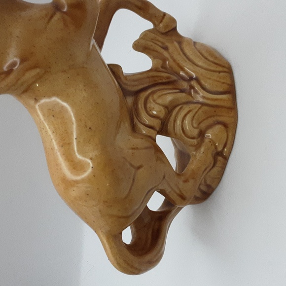 Vintage  Ceramic Horse Sculpture 7.5" X 7.5" Golden Wheat Colour - Picture 10 of 13